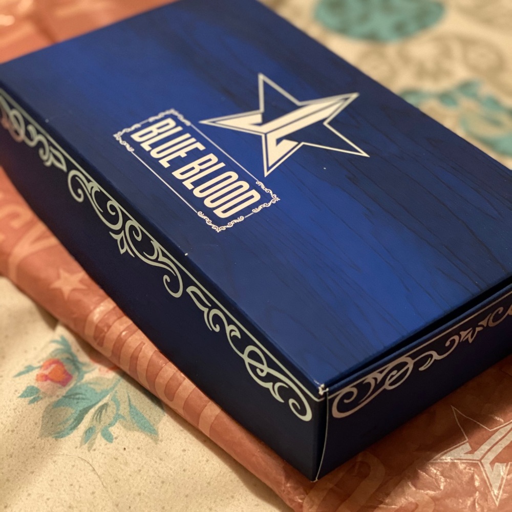 Jeffree star blue blood palette BNIB